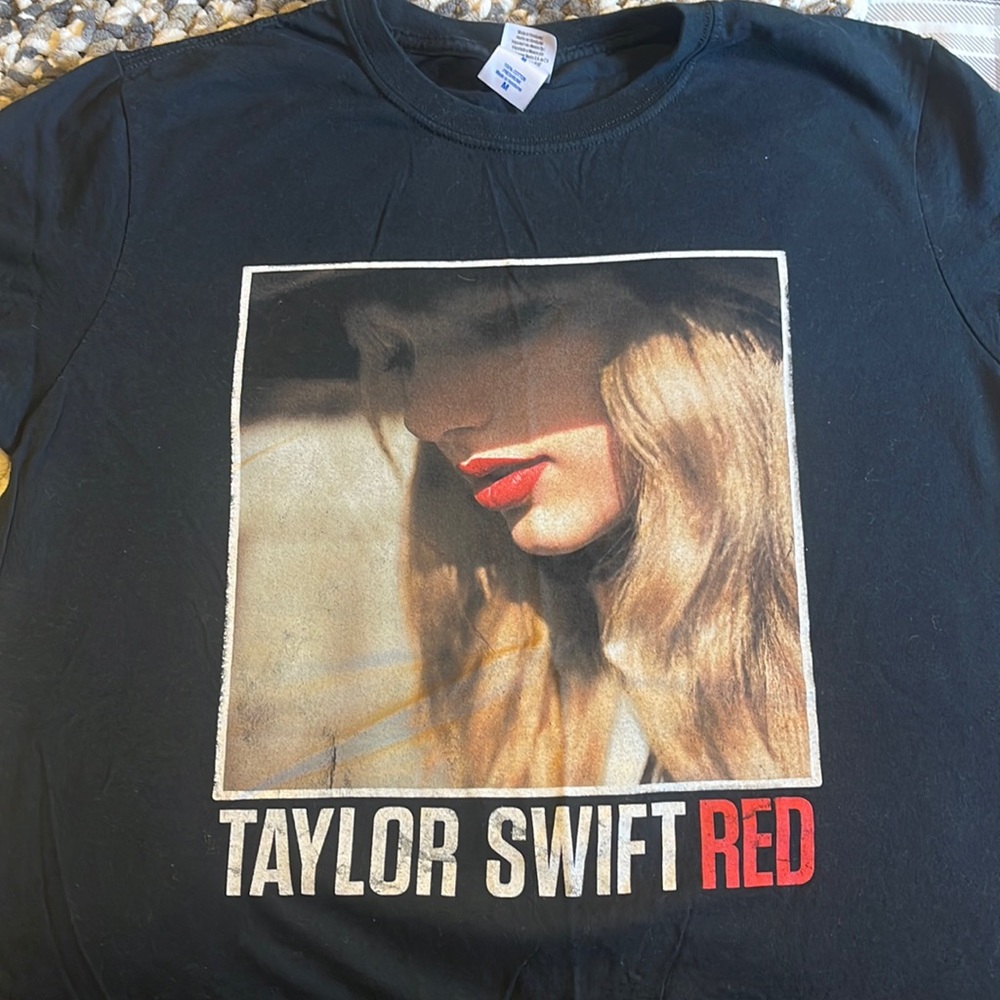 Taylor Swift Red Tour tee